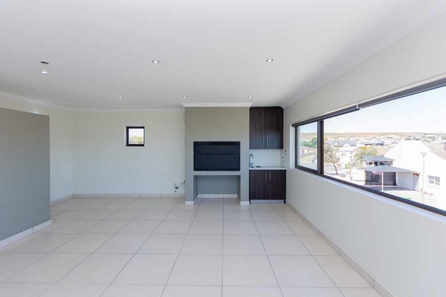 5 Bedroom Property for Sale in Country Club Western Cape